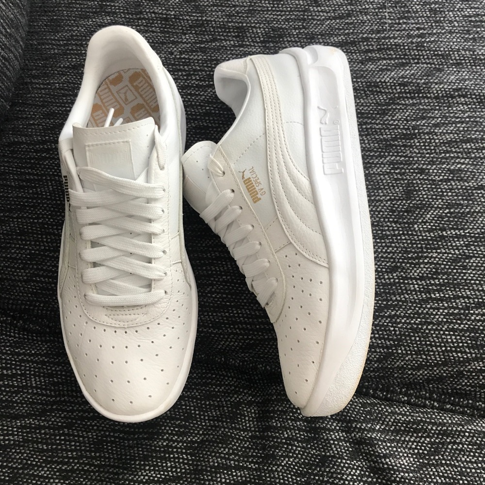 White Puma Sneakers GV Special
